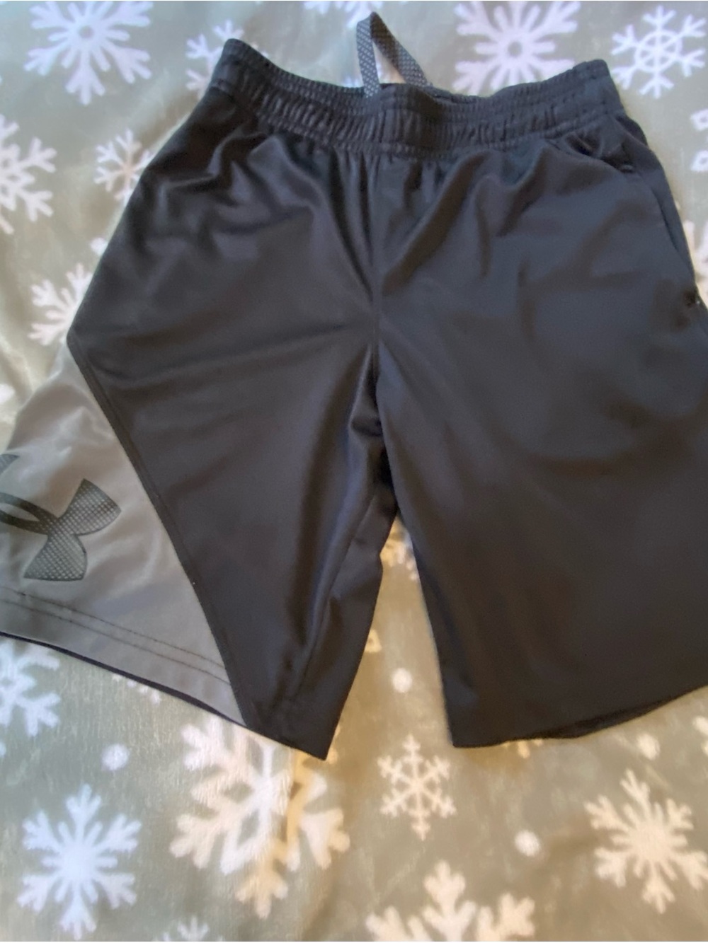 Under Armour boys Black Athletic Shorts